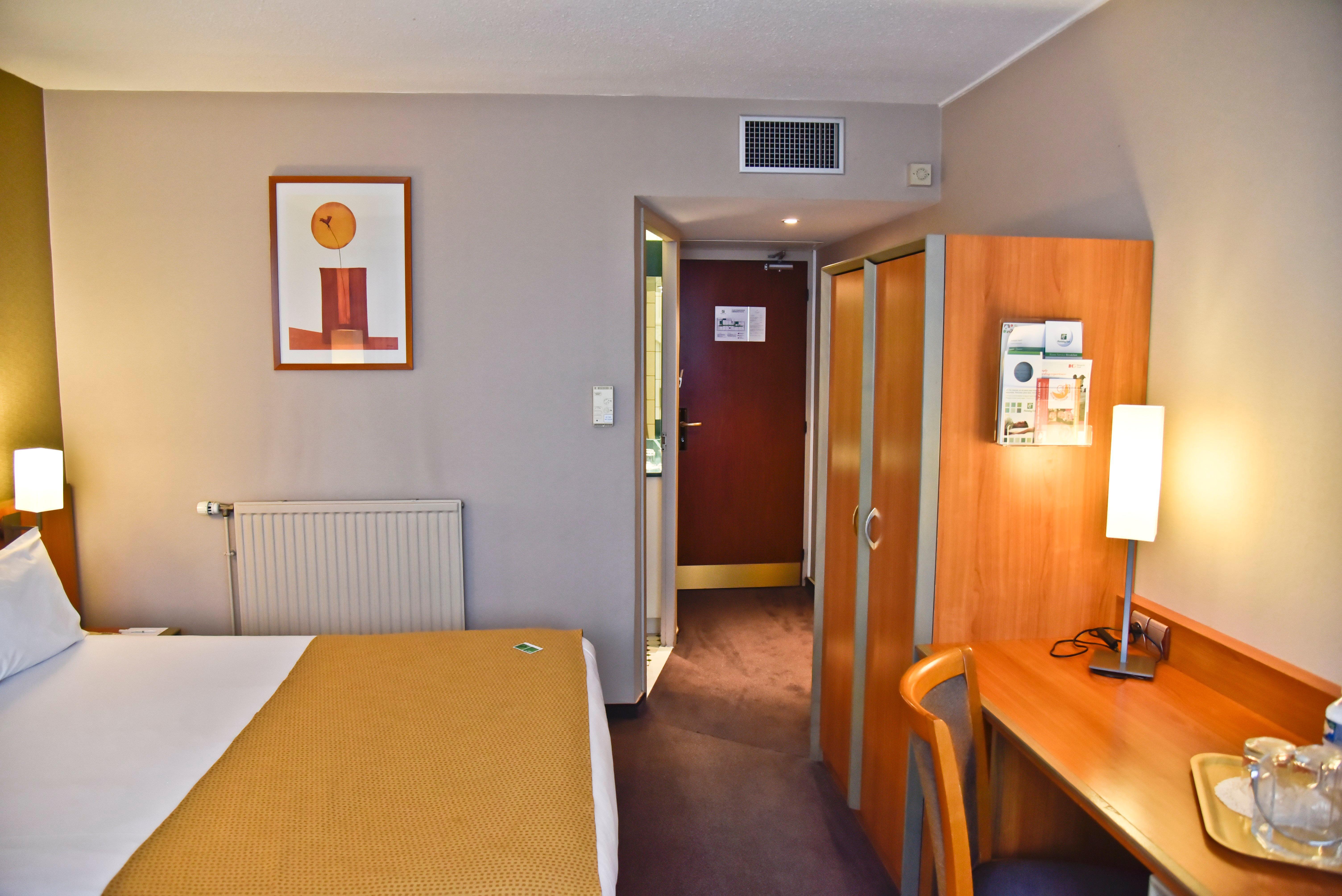 Holiday Inn Calais-Centre By Ihg Exterior photo