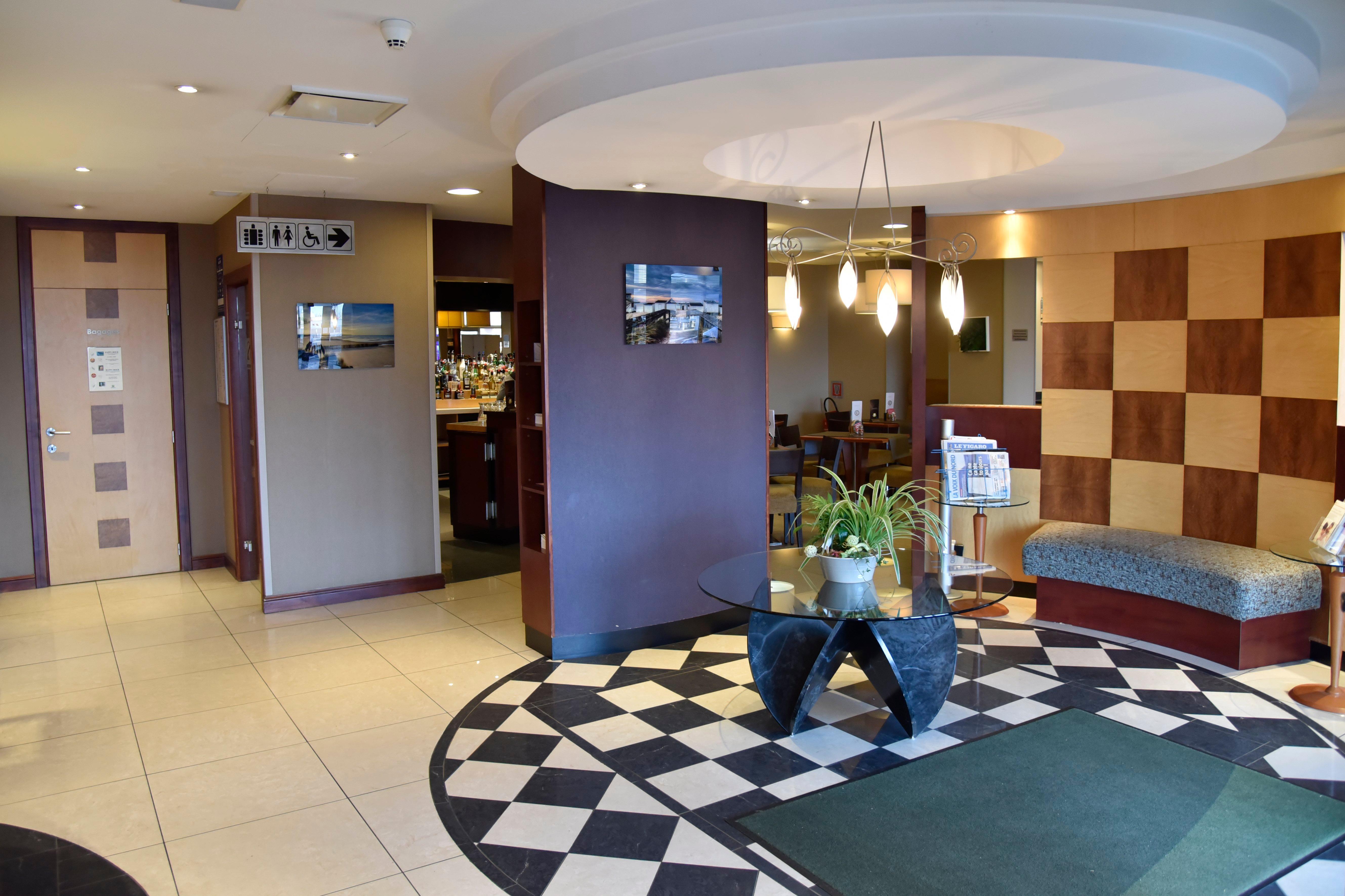 Holiday Inn Calais-Centre By Ihg Exterior photo