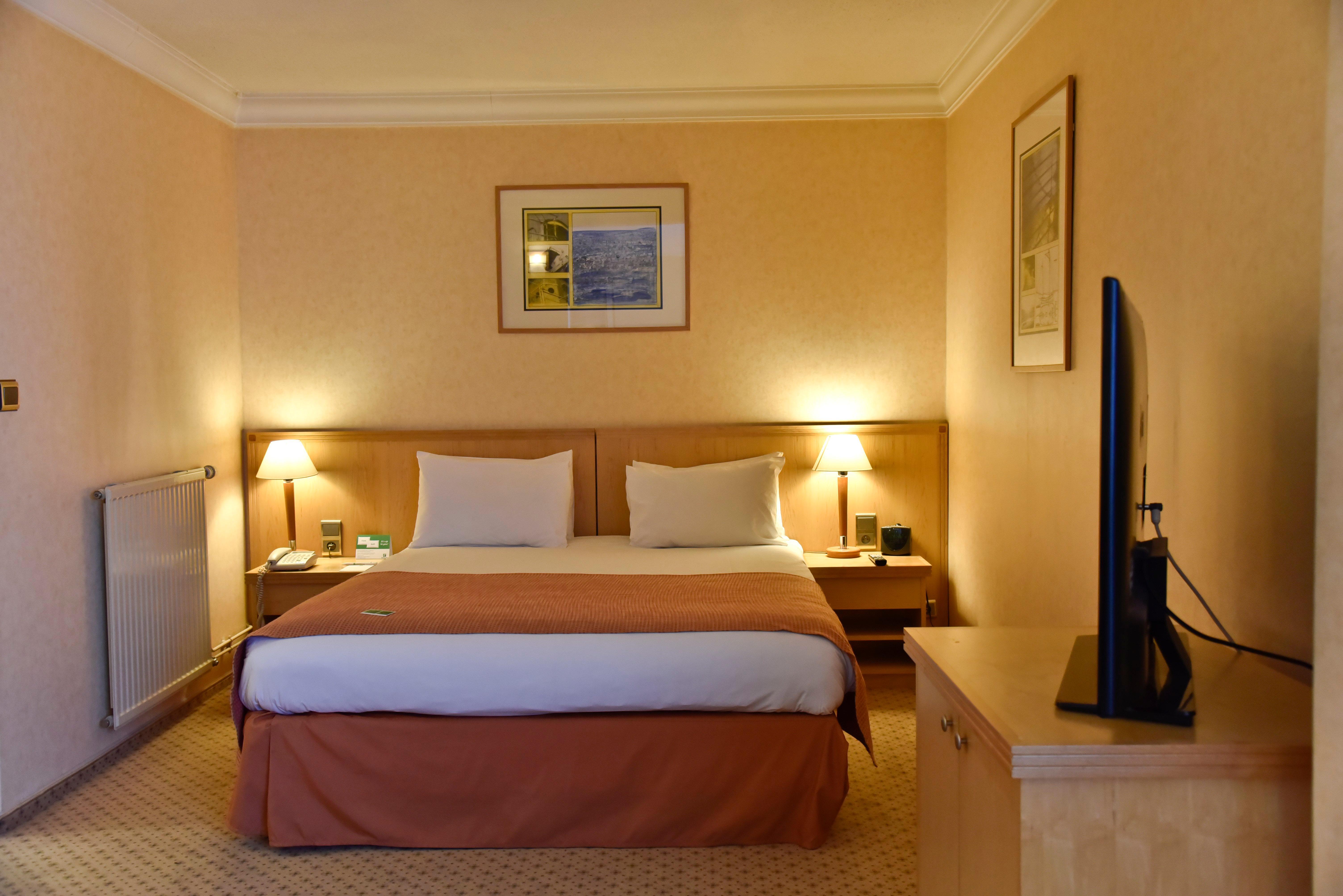 Holiday Inn Calais-Centre By Ihg Exterior photo